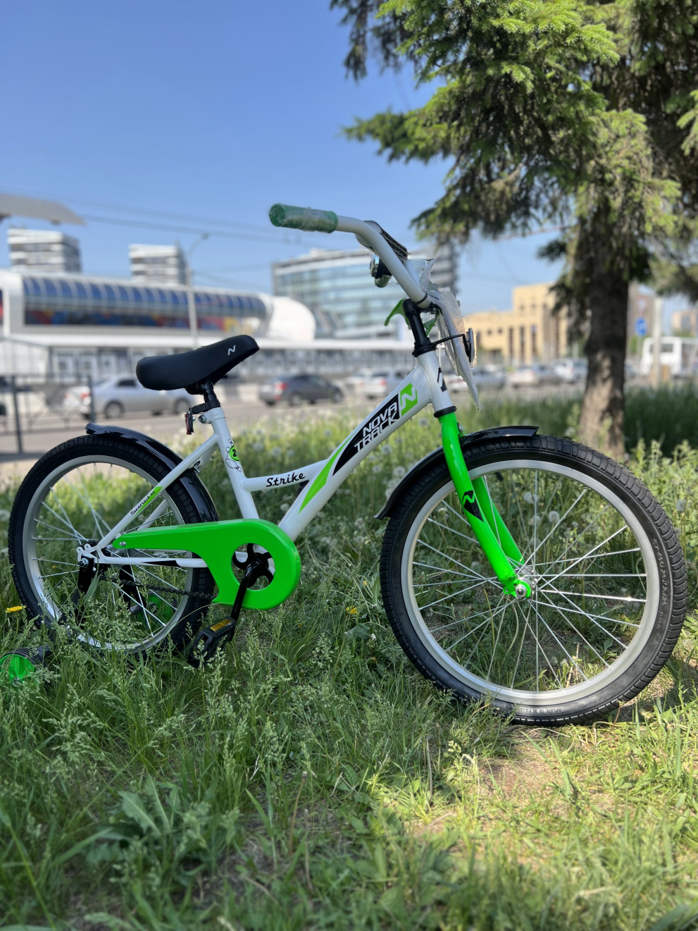 Велосипед детский NovaTrack Strike 20" Бело - Зелёный